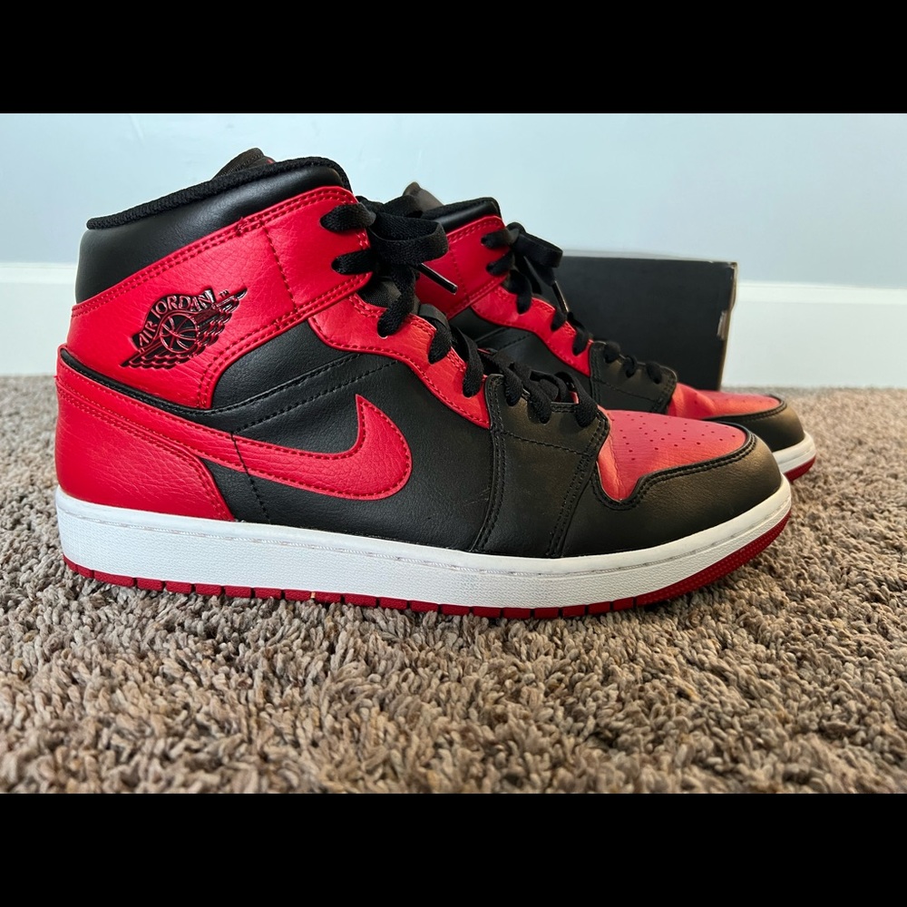Air Jordan 1 Mid